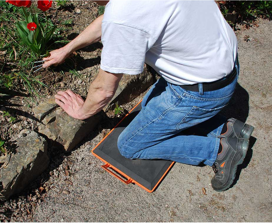 Protège genoux multi travaux Paddy - Mise en situation avec un paysagiste