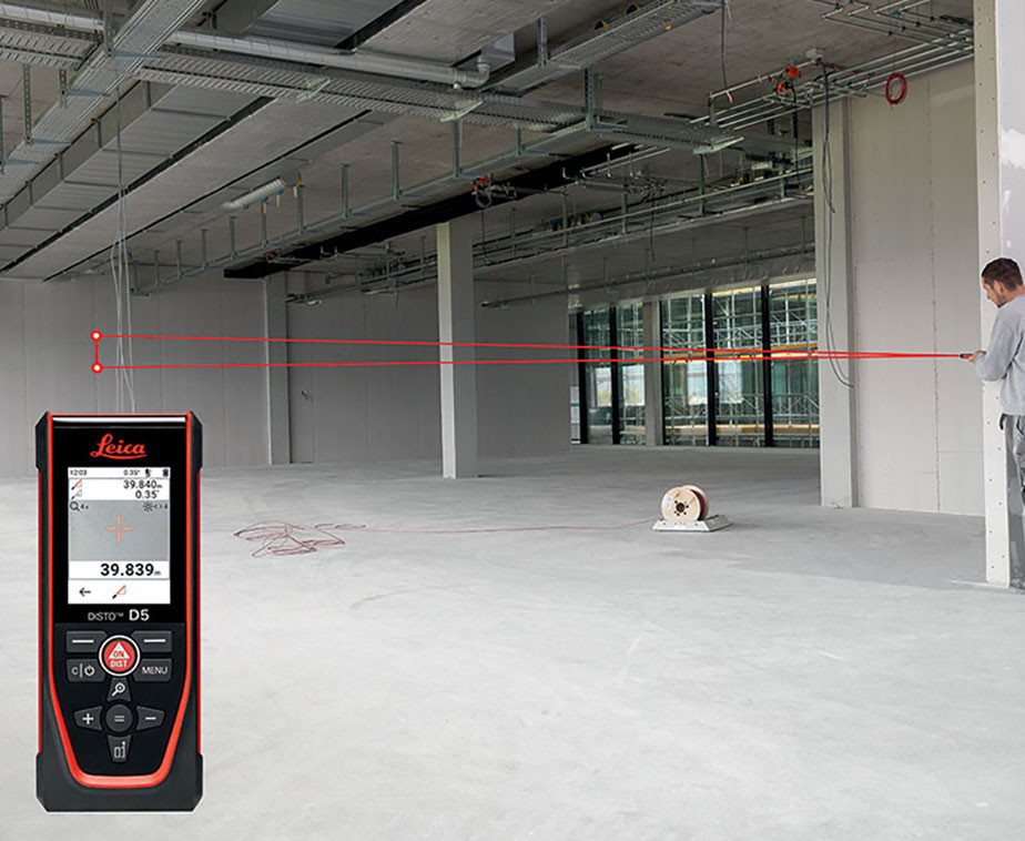 Utilisation du télémètre laser Leica Disto D5 à l'intérieur d'un immeuble en construction