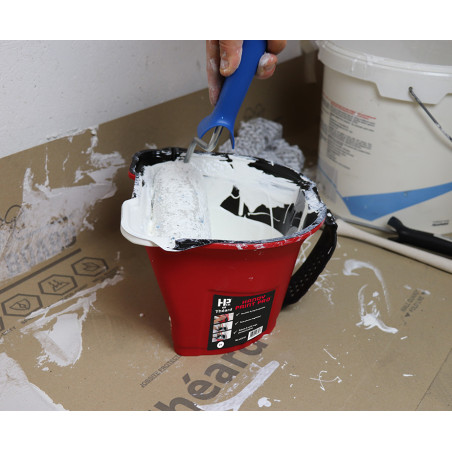 Seau pro Handy Paint rempli de peinture